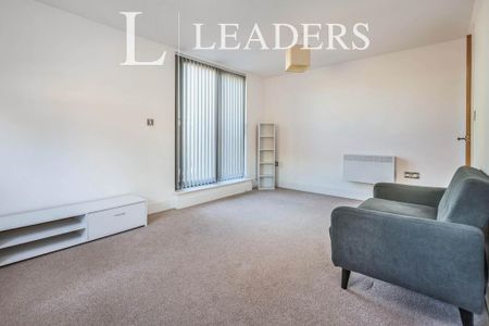 1 bedroom flat to rent - Photo 2