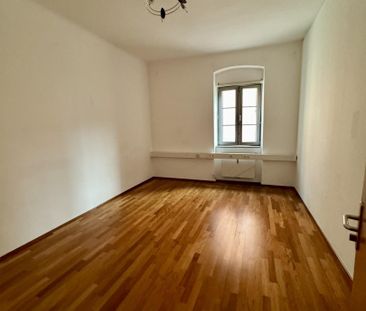 Schöne, helle 3 Zimmer Mietwohnung, würde auch als Büro vermietet w... - Photo 1