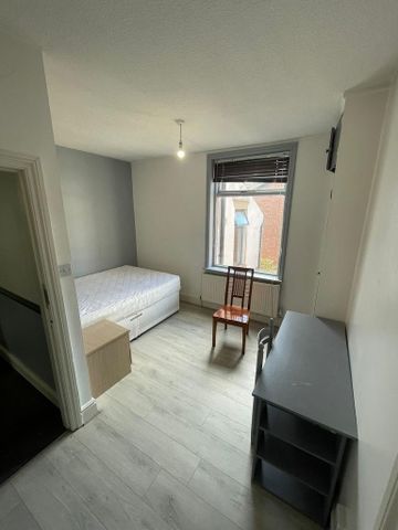 5 bedroom terraced house to rent - Photo 5