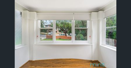 Charming Three-Bedroom Home with Lock-Up Garage – Walk to Lakemba Centre - Photo 2