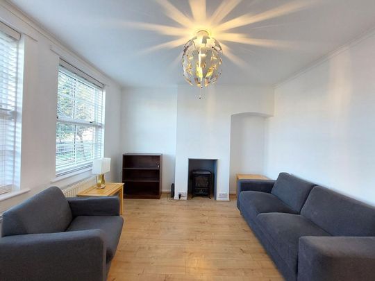 3 bedroom terraced house to rent - Photo 1