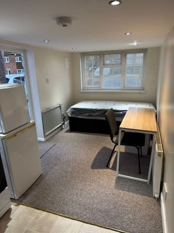 1 Bed Flat, Edgbaston, B16 - Photo 2