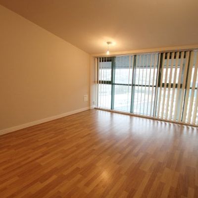 Ocean Crescent, Plymouth, PL1 - Photo 1