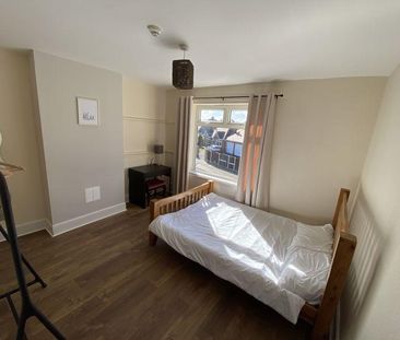 1 bedroom in a house share to rent - Photo 2