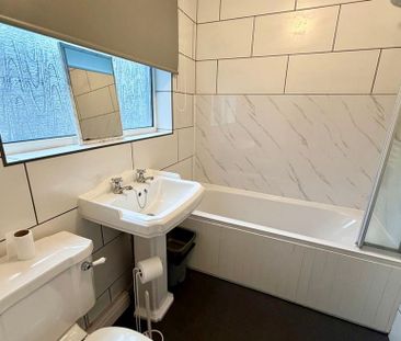 2 bedroom terraced house to rent - Photo 6