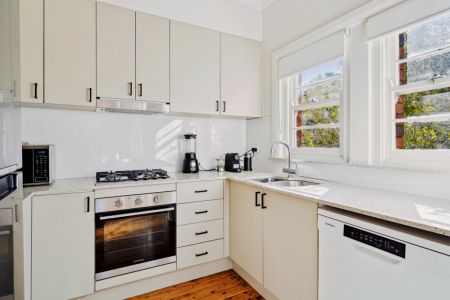 2Bedrooms, 1Bathrooms - Photo 5