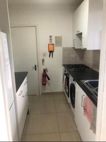 1 bedroom in a house share to rent - Photo 5