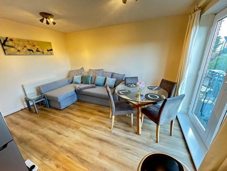 5 bedroom townhouse to rent - Photo 3