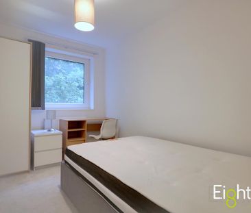 4 bedroom flat to rent - Photo 4