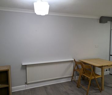 1 Bed Flat, Kingfisher Place, RG1 - Photo 2