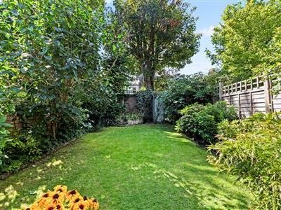 Crescent Lane, SW4 - Photo 1
