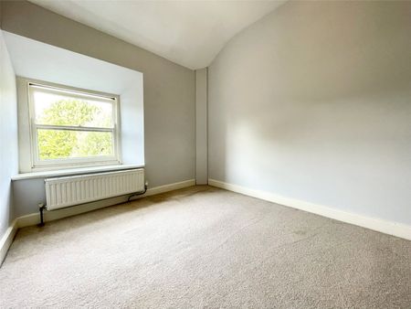 3 Bedroom - Photo 2