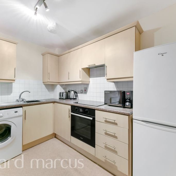 Effra Parade, London - Photo 1