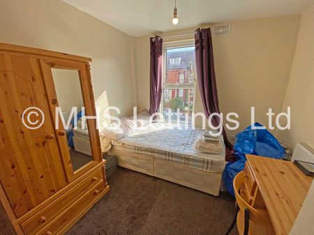 5 Bedroom Mid Terraced House for rent in Royal Park Avenue - Photo 4