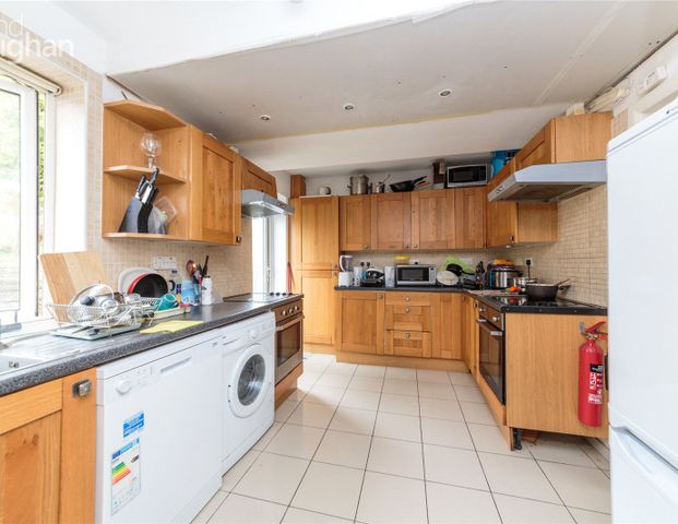 6 bedroom semi-detached house to rent - Photo 1