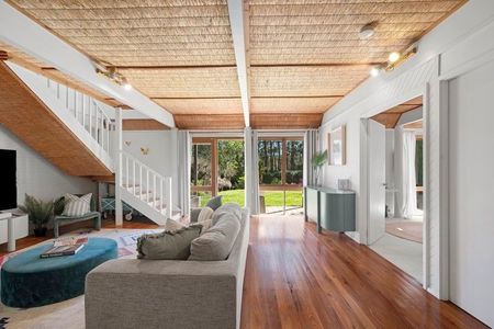 Stunning Coastal Retreat - Photo 4