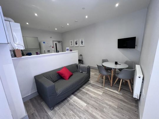 3 bedroom apartment to rent - Photo 1