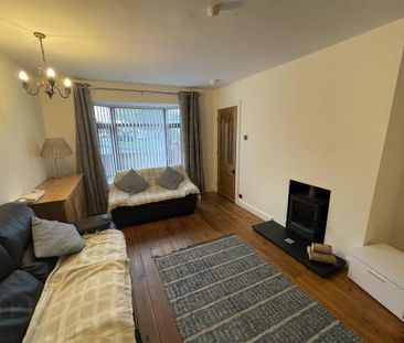 40 Rossnareen Avenue, Belfast, BT11 8LP - Photo 1