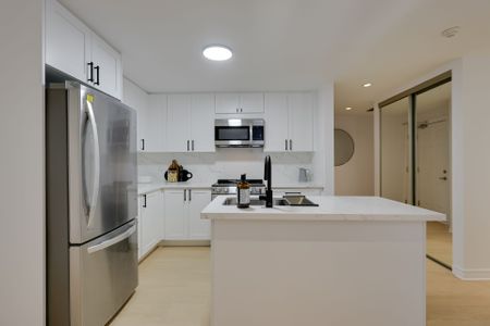For Lease - 369 Paseo Private Unit# 2, South of Baseline to Knoxdale, Ontario - Photo 4