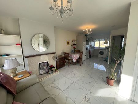 House to rent in Cork, Ovens, Manor Grove - Photo 3