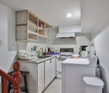 178 Royal Orchard (Basement) Boulevard #Basement - Photo 3