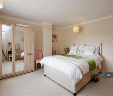 2 bedroom semi-detached house to rent - Photo 5