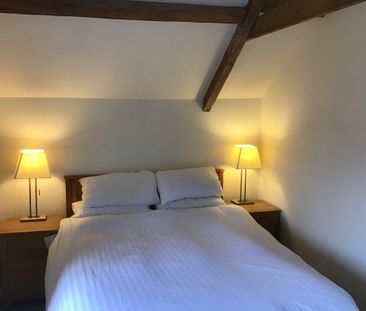 Two Bedroom Detached Barn Conversion For Rent in Fabulous Location ... - Photo 5