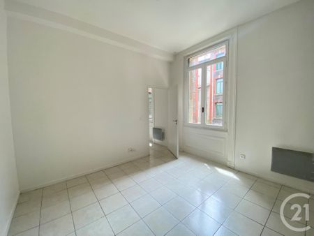 : Appartement 28.0 m² à ST ETIENNE - Photo 2