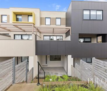 “Modern 2 BEDROOM TOWNHOUSE PLUS STUDY” - Photo 2