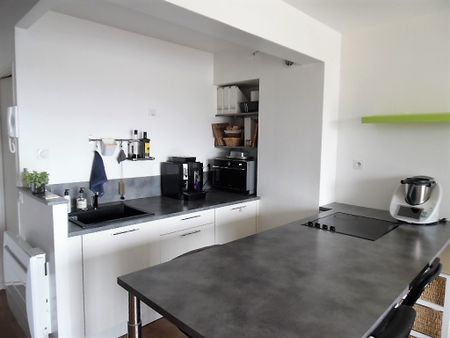 DUPLEX NON MEUBLÉ AVEC BALCON ET GARAGE, PROCHE CENTRE VILLE - Photo 4