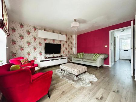 3 bedroom end of terrace house to rent - Photo 2