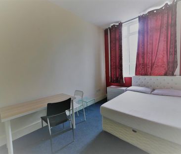 Highlands, Bournemouth, BH2 - Photo 2