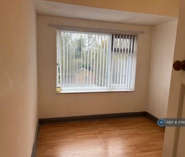 3 bedroom semi-detached house to rent - Photo 6