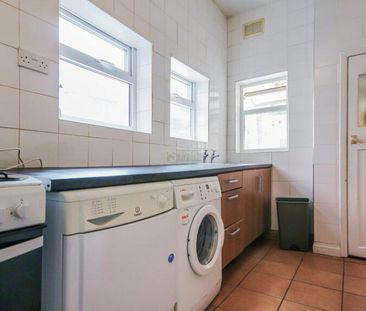 3 bedroom terraced house to rent - Photo 6