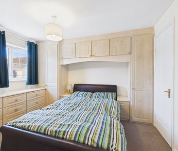 3 bedroom House in Egret Gardens, Aldershot - Photo 5