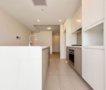 2 Bedroom Plus Study, 1 Mins walk to Auburn Station! - Photo 3