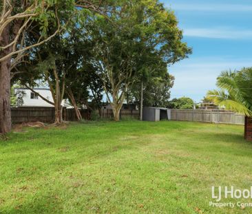 Spacious four bedroom home in convenient location - Photo 4