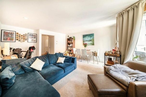 Brewery Square, Shad Thames, SE1 - Photo 1