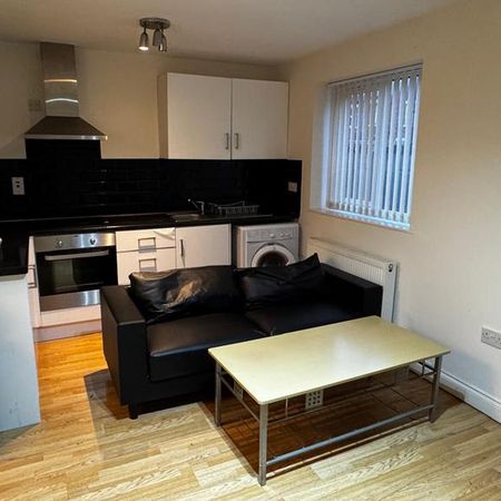 1 bedroom flat to rent - Photo 4