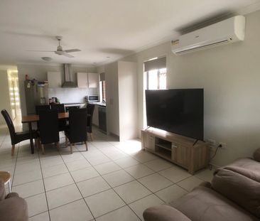 Modern 4 Bedroom Duplex in Quiet Circuit. Style, Space & Convenience - Photo 1