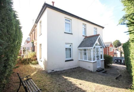 4 bedroom detached house to rent - Photo 3