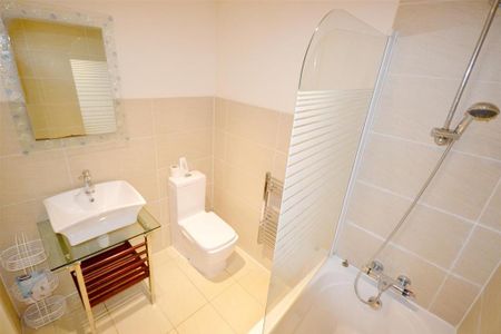 2 bedroom apartment to rent - Photo 4