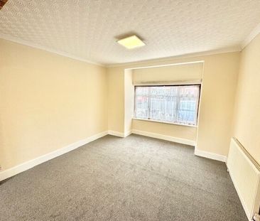 Findon Gardens, Rainham, RM13 9UA - Photo 4