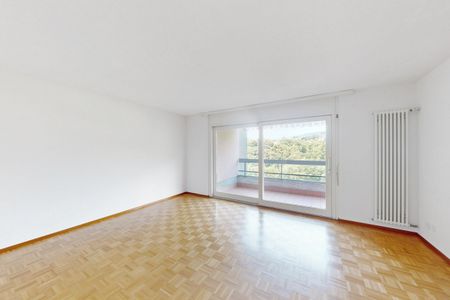 Eleganza e tranquillità: appartamento 3.5 locali immerso nel verde - Foto 2