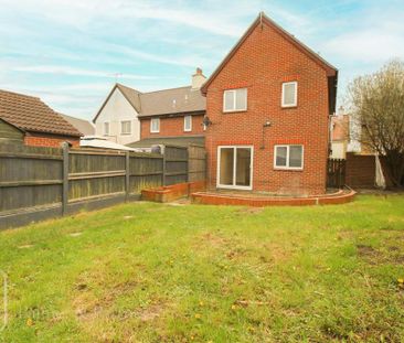 3 bedroom end of terrace house to rent - Photo 1