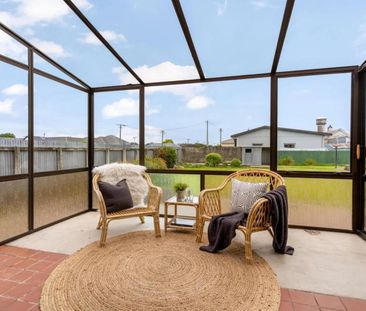 Winton Large Family Home - Photo 6