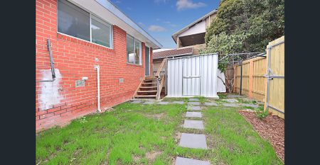 Neat & Cosy Home in a Quiet Court Setting - Photo 3
