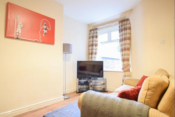 3 bedroom terraced house to rent - Photo 1