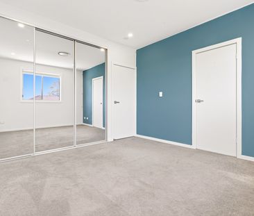 Modern Two-Bedroom Townhouse with Gas Cook-Top, Ensuite & Ducted Ai... - Photo 6