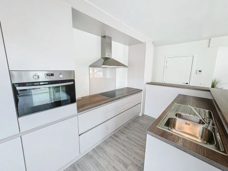 Ruim en modern appartement met 2 slaapkamers vlakbij het station in Knokke-Heist - Photo 4